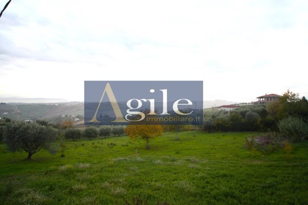terreno edificabile in vendita a Colonnella