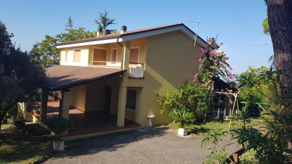 casa indipendente in vendita a Colonnella
