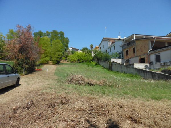 terreno edificabile in vendita a Colonnella