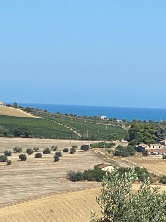 casa indipendente in vendita a Colonnella in zona Vibrata