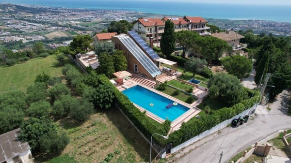 casa indipendente in vendita a Colonnella in zona San Giovanni