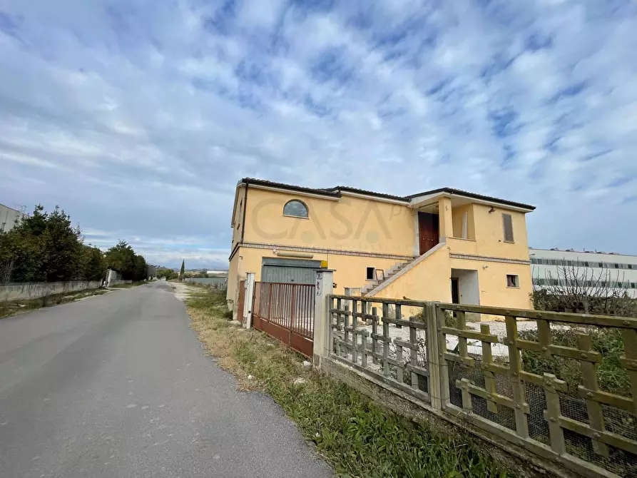 casa indipendente in vendita a Colonnella