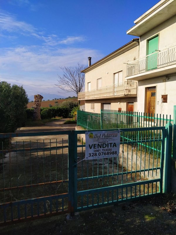 appartamento in vendita a Colonnella in zona Civita
