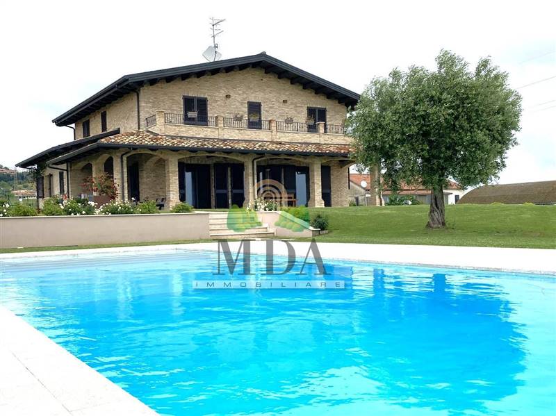 casa indipendente in vendita a Colonnella