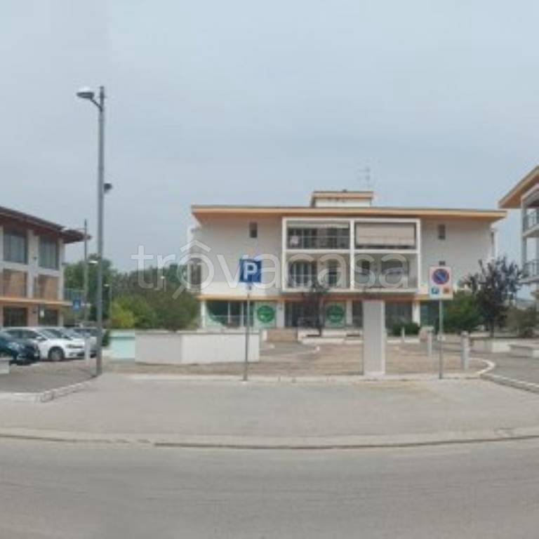 ufficio in vendita a Colonnella in zona San Giovanni