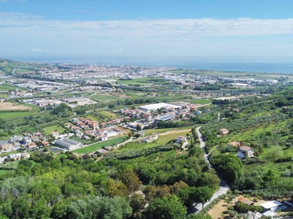 casa indipendente in vendita a Colonnella in zona San Giovanni