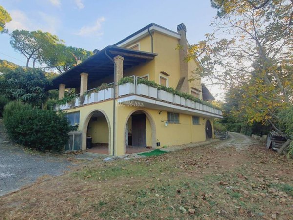 casa indipendente in vendita a Colonnella