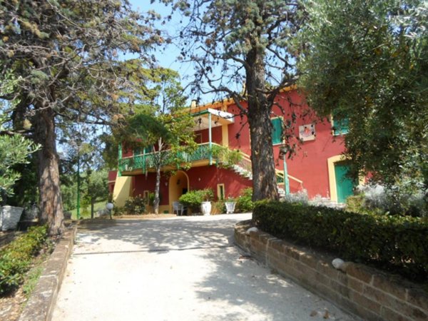 casa indipendente in vendita a Colonnella