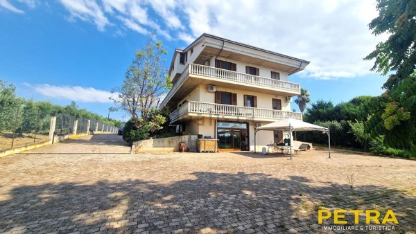 casa indipendente in vendita a Colonnella