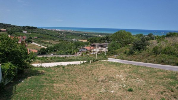 terreno edificabile in vendita a Colonnella