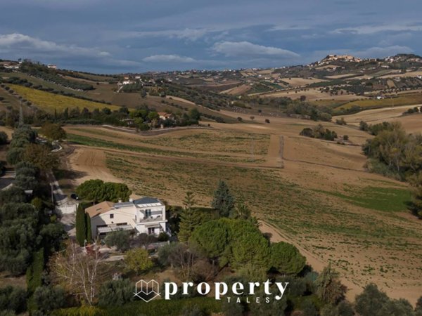 casa indipendente in vendita a Colonnella
