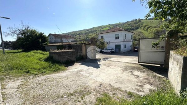 casa indipendente in vendita a Colonnella