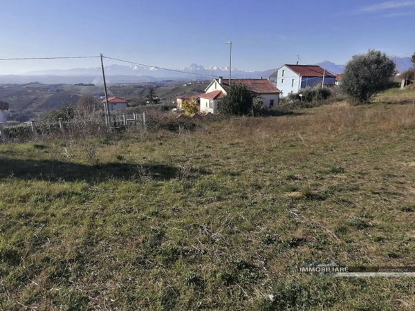 terreno edificabile in vendita a Colonnella