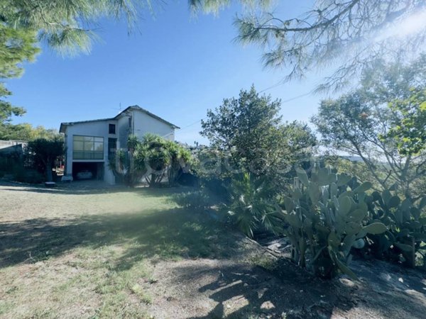 casa indipendente in vendita a Colonnella
