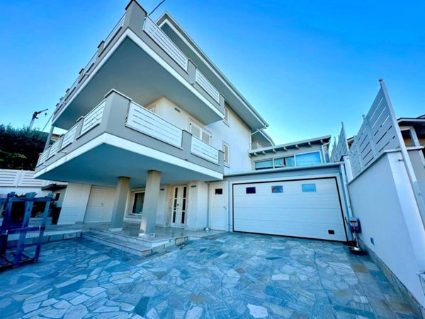 casa indipendente in vendita a Colonnella