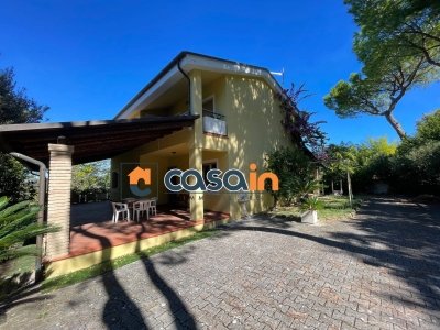 casa indipendente in vendita a Colonnella