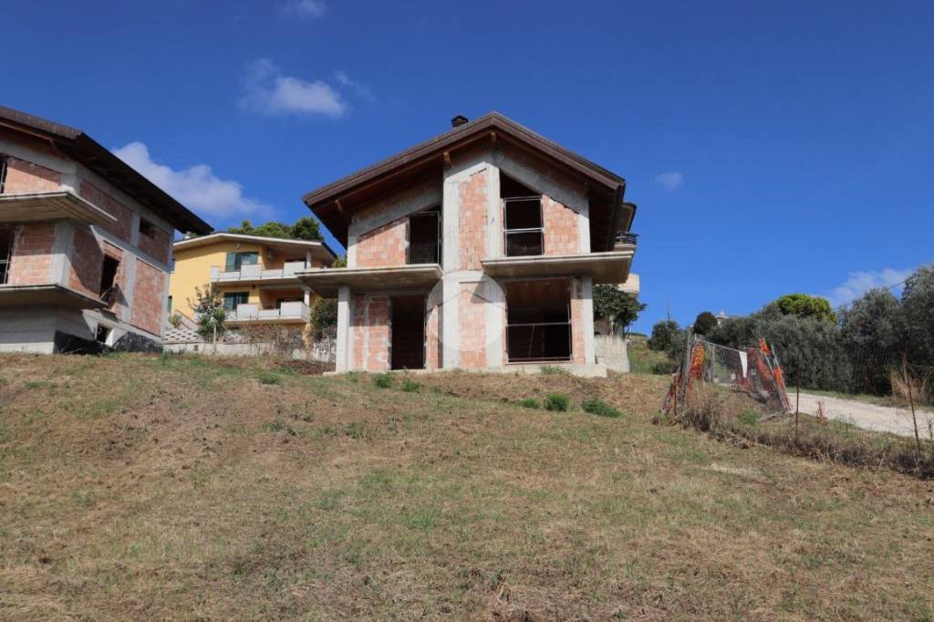 casa indipendente in vendita a Colonnella