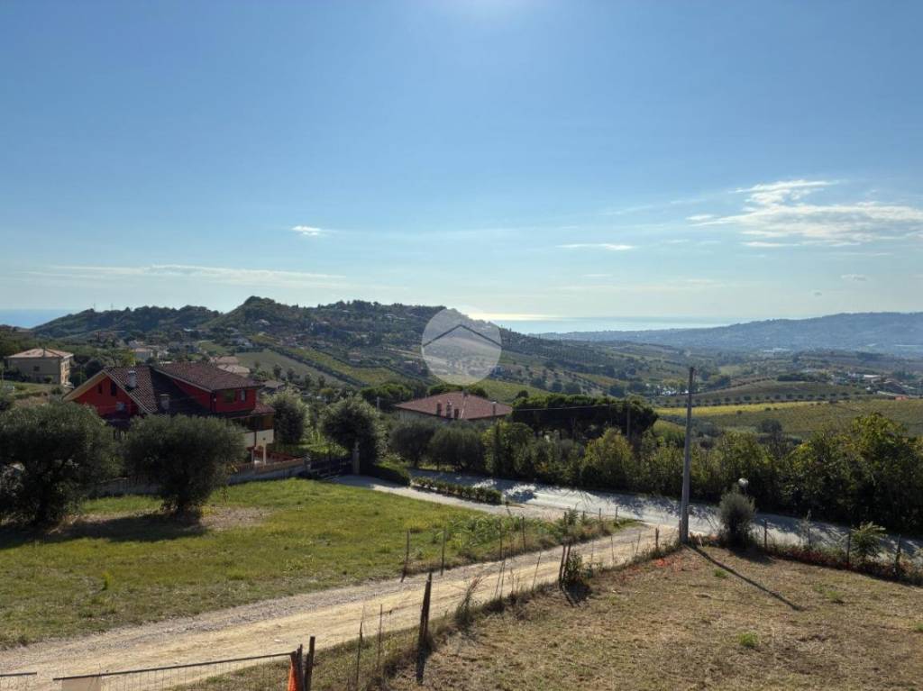 casa indipendente in vendita a Colonnella