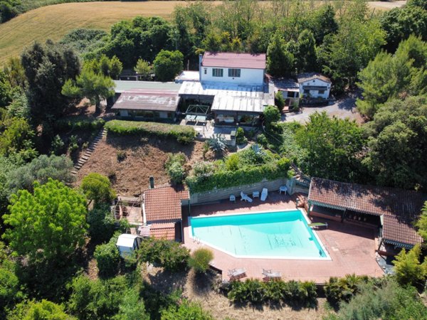 casa indipendente in vendita a Colonnella