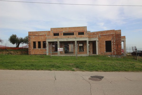 casa indipendente in vendita a Colonnella