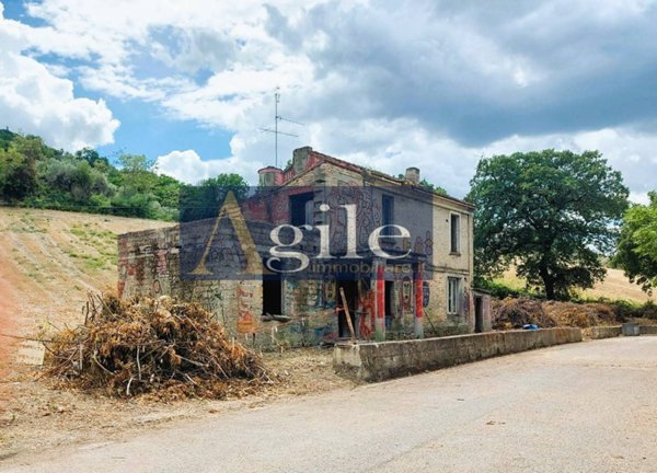 casa indipendente in vendita a Colonnella in zona San Giovanni