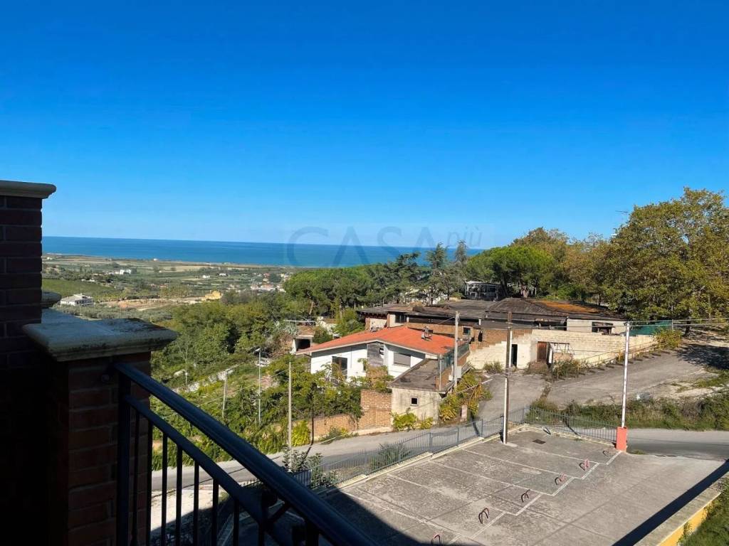 appartamento in vendita a Colonnella in zona San Martino