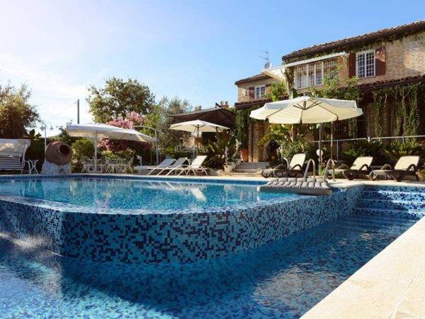 casale in vendita a Colonnella