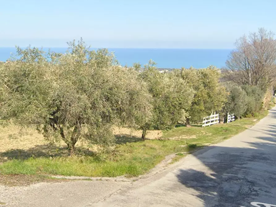 terreno edificabile in vendita a Colonnella in zona Civita