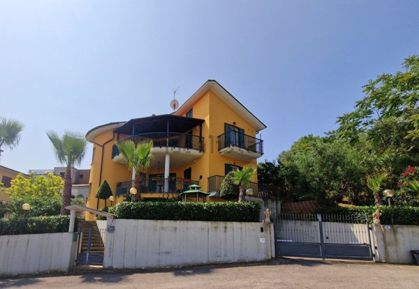 casa indipendente in vendita a Colonnella