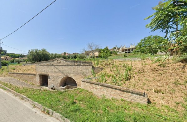 terreno edificabile in vendita a Colonnella