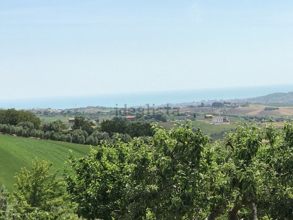 terreno edificabile in vendita a Colonnella