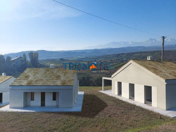 terreno edificabile in vendita a Colonnella in zona Civita