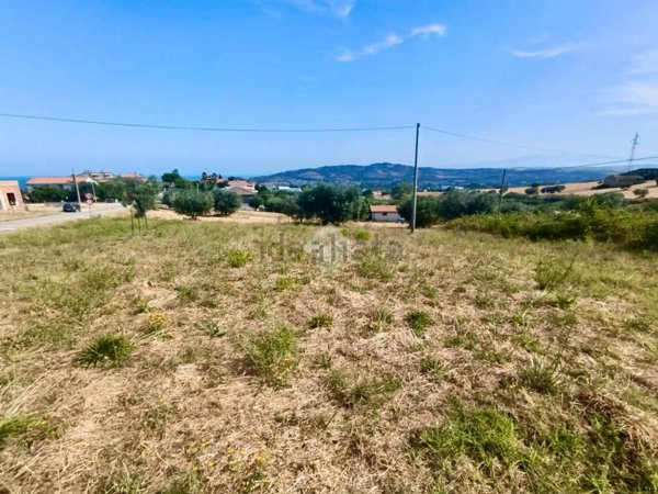 terreno edificabile in vendita a Colonnella in zona Civita