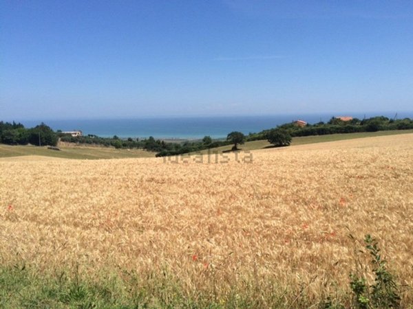 casa indipendente in vendita a Colonnella