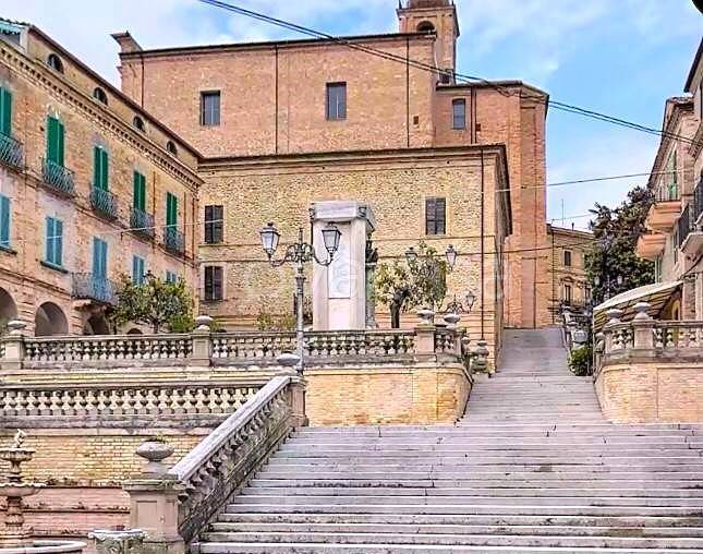 casa indipendente in vendita a Colonnella