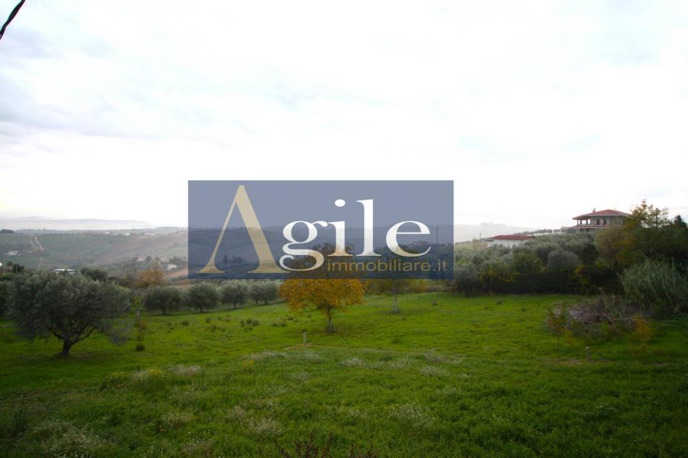 terreno edificabile in vendita a Colonnella