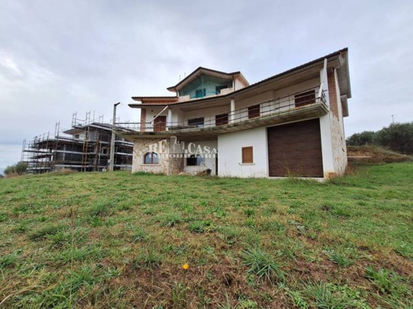 casa indipendente in vendita a Colonnella