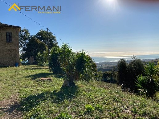 pentavano in vendita a Colonnella