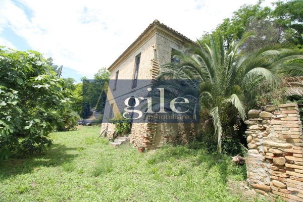 casa indipendente in vendita a Colonnella