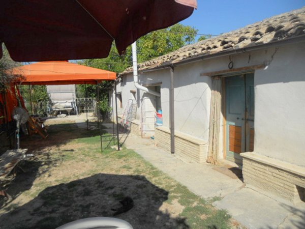 casa indipendente in vendita a Colonnella