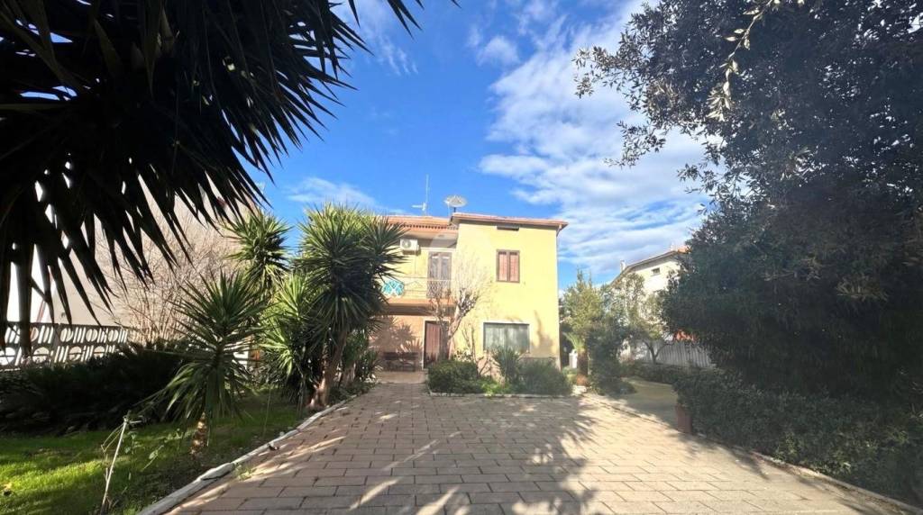 casa indipendente in vendita a Colonnella in zona San Giovanni