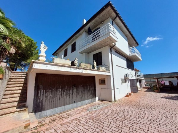 casa indipendente in vendita a Colonnella