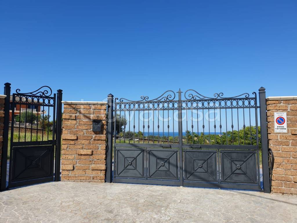 terreno edificabile in vendita a Colonnella in zona Civita