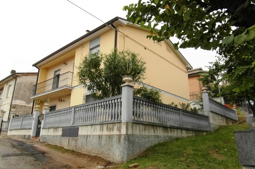 casa indipendente in vendita a Colonnella