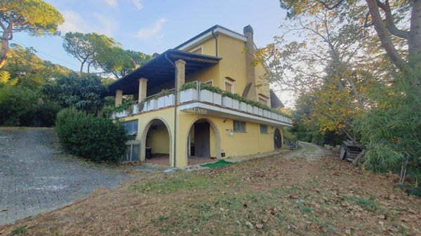 casa indipendente in vendita a Colonnella