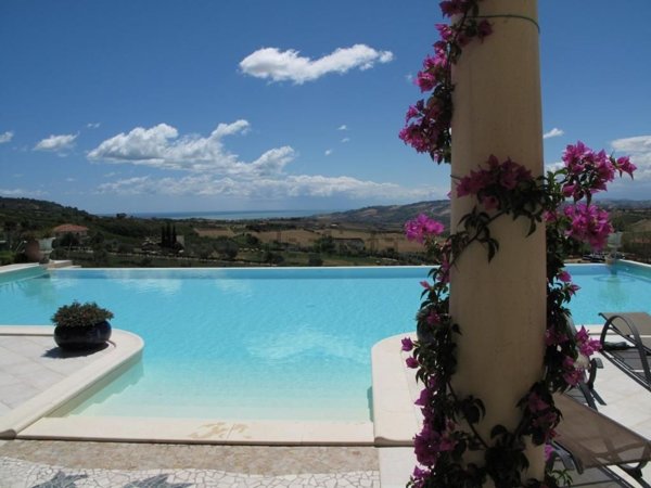 casa indipendente in vendita a Colonnella