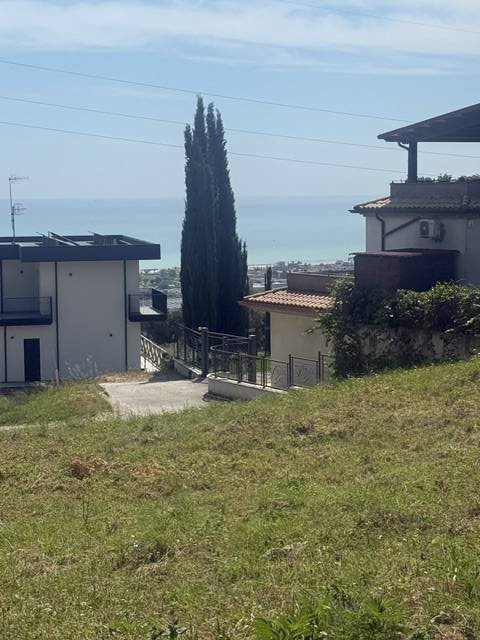 terreno edificabile in vendita a Colonnella