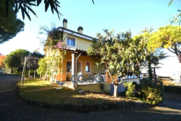 casa indipendente in vendita a Colonnella