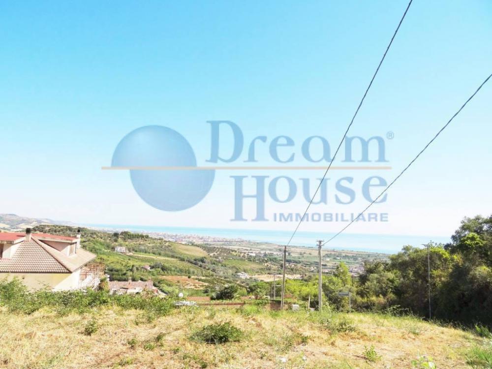 terreno edificabile in vendita a Colonnella