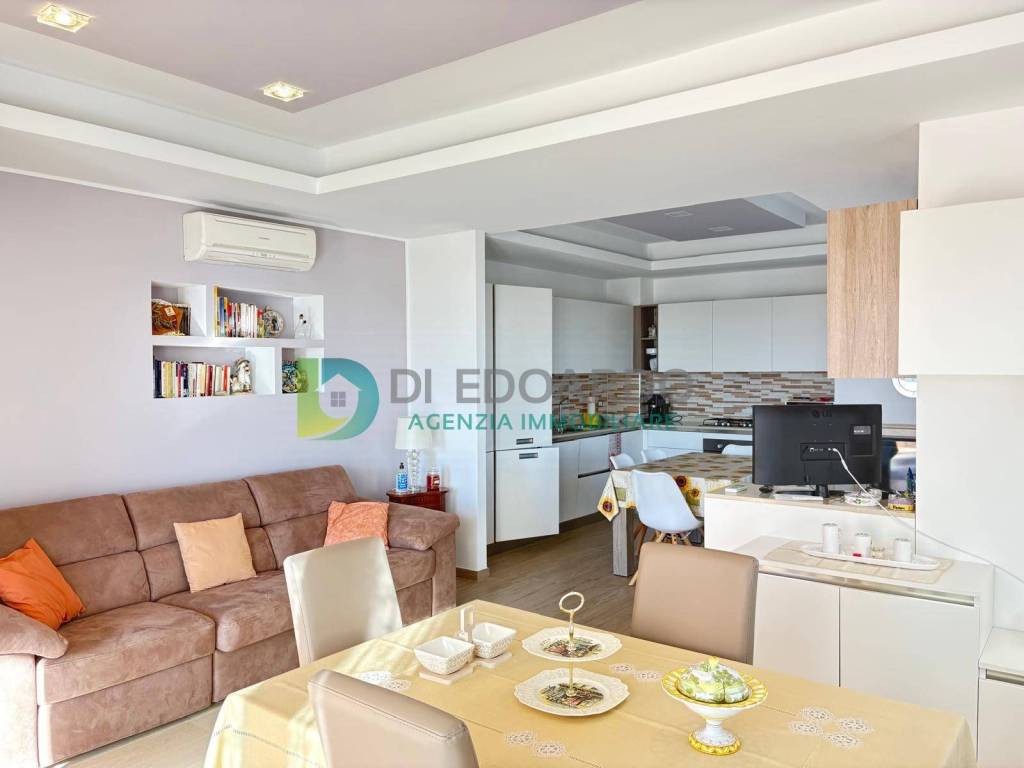 casa indipendente in vendita a Colonnella in zona Civita